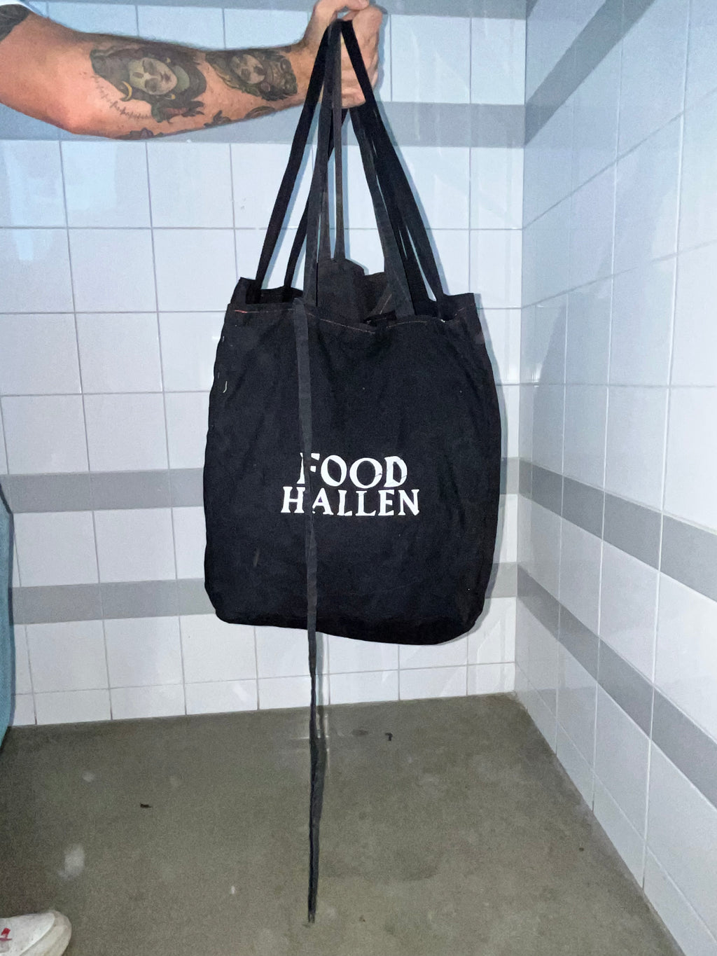 6xl black dasha totes