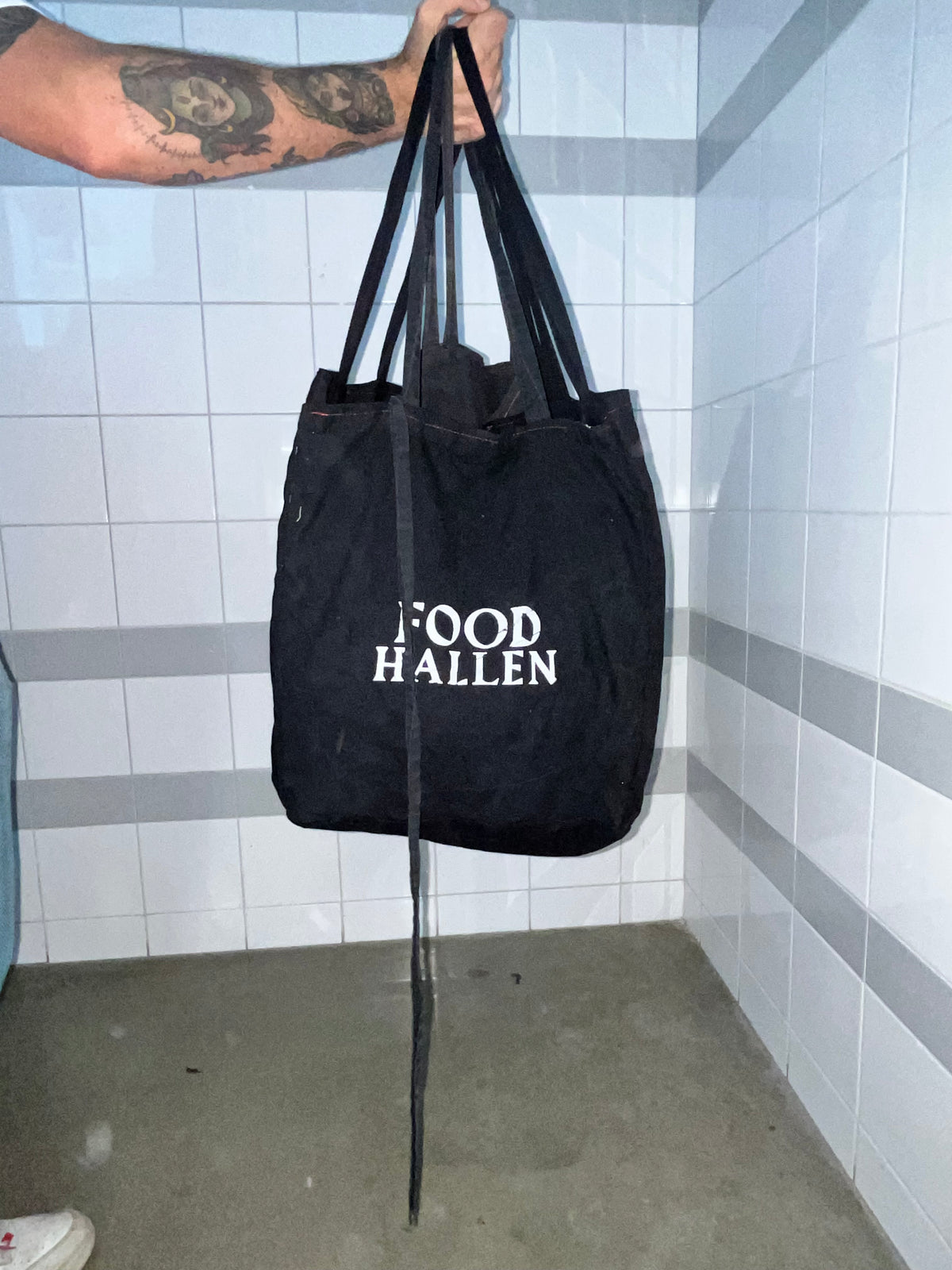 6xl black dasha totes