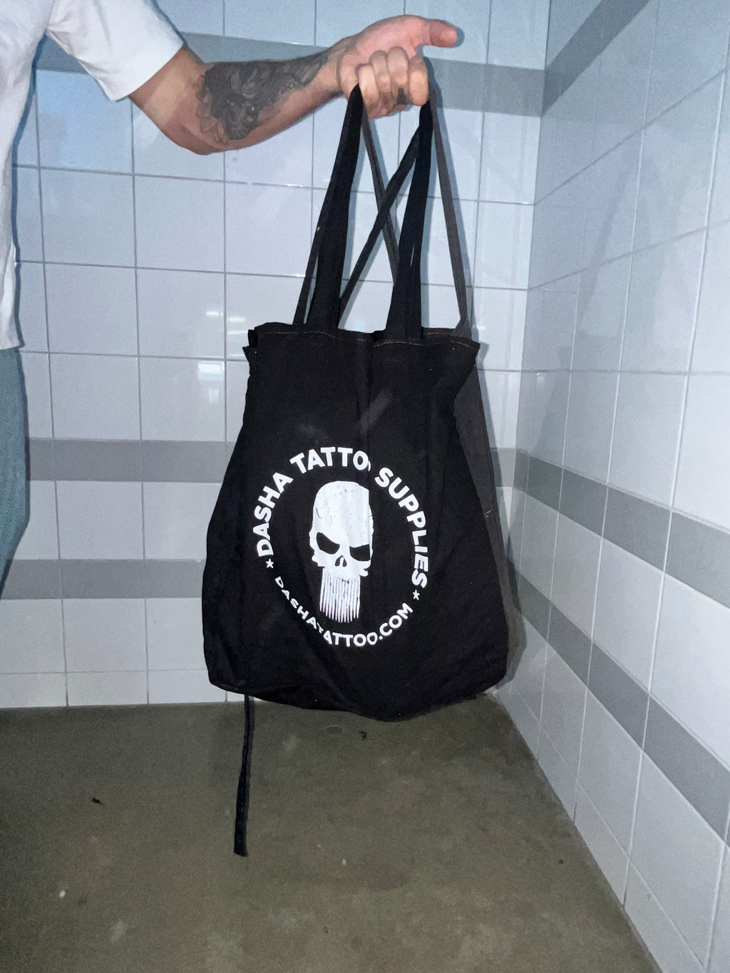 6xl black dasha totes