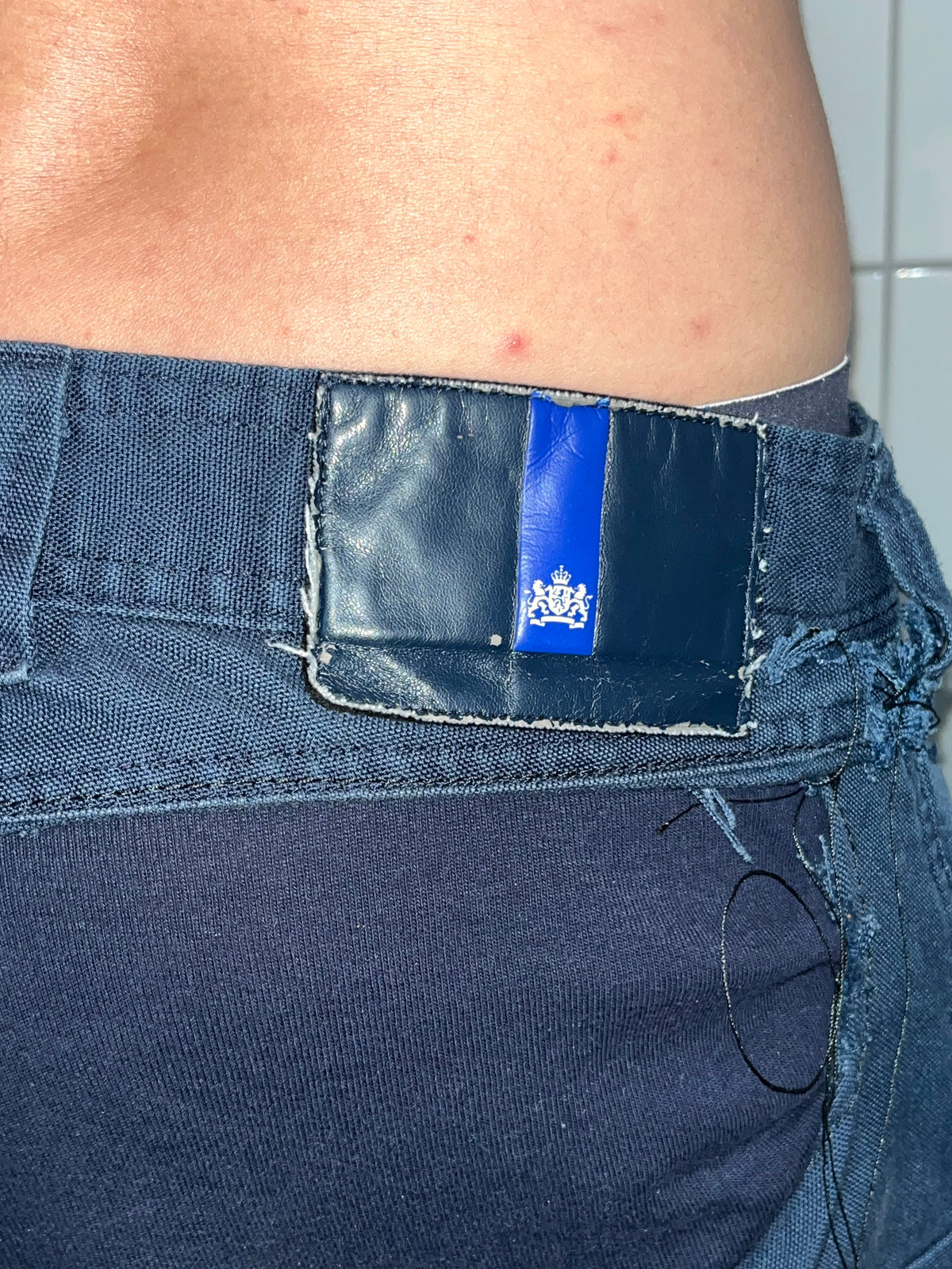 open-trousers
